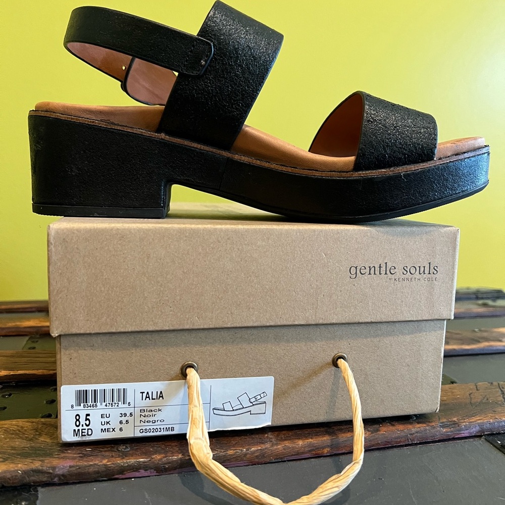 Kenneth Cole gentle souls sandals